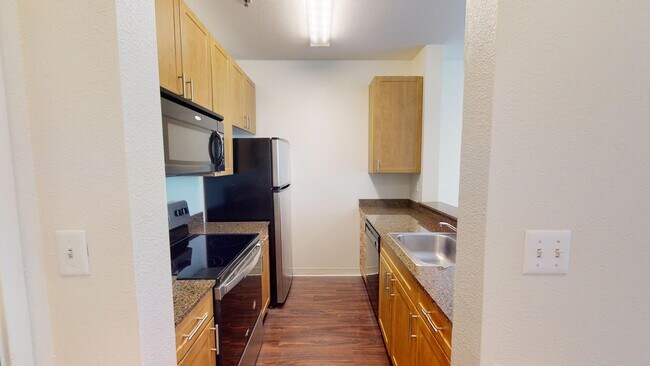 Interior Photo - 2000 Post