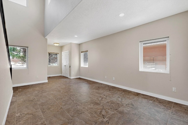 Building Photo - 5277 Via del Cielo Ln