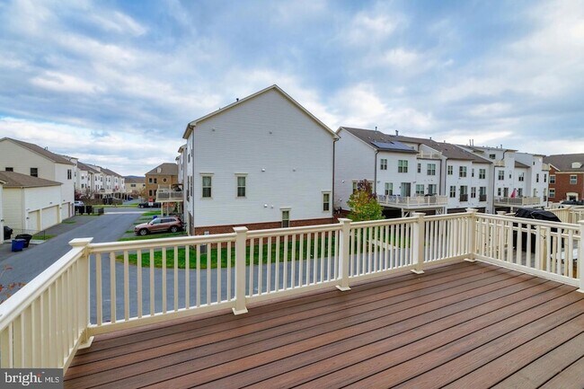 Foto del edificio - 22559 Clarksburg Rd