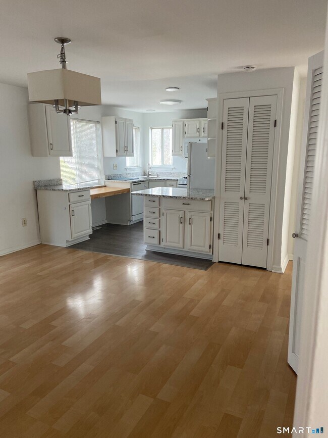 Foto del edificio - 4 McKendry Ct