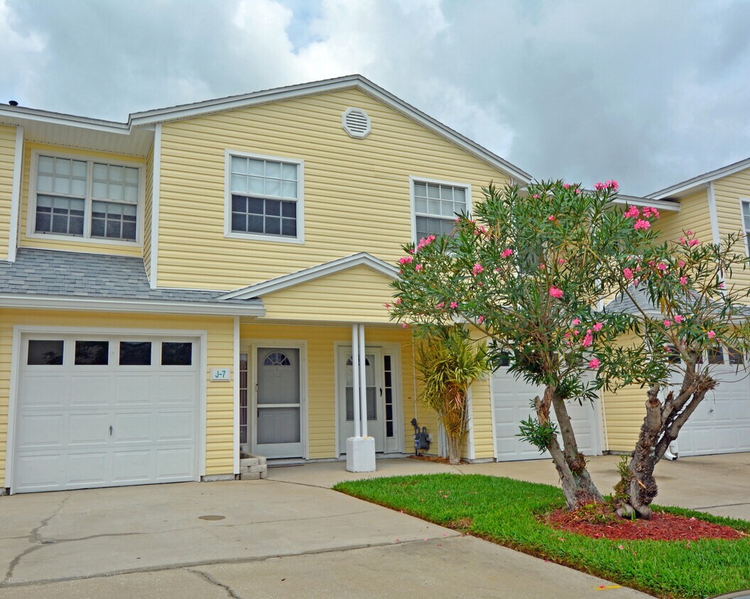 2990 S Fiske Blvd, Rockledge, FL 32955 Townhome Rentals in Rockledge