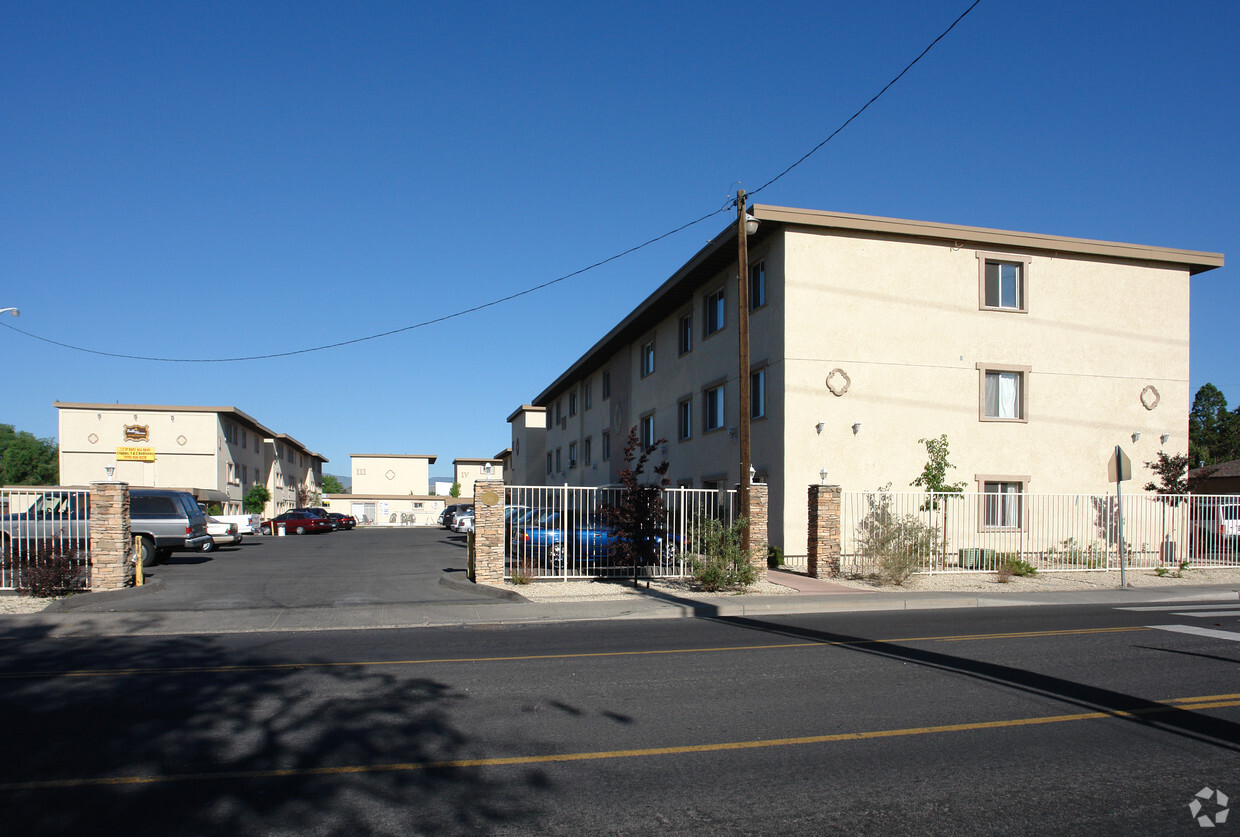 Primary Photo - Belle Haven Apartments