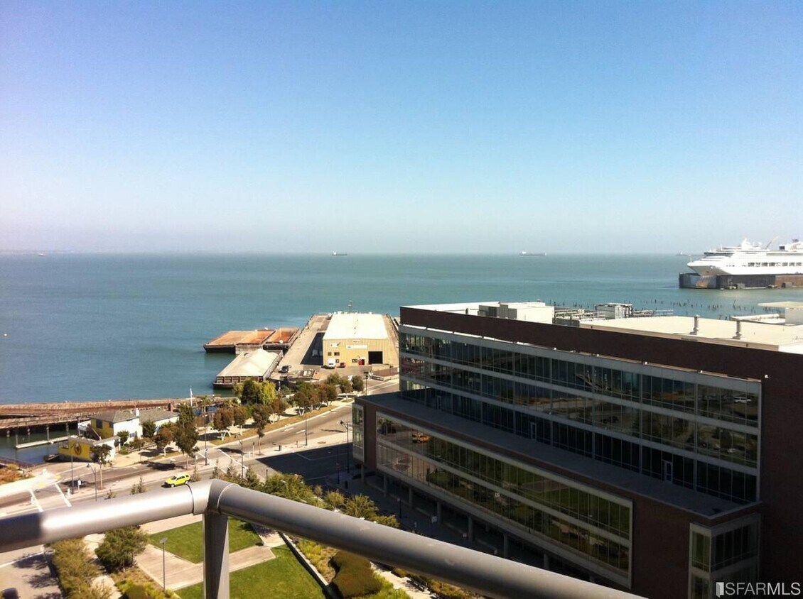 Building Photo - 420 Mission Bay Boulevard North
