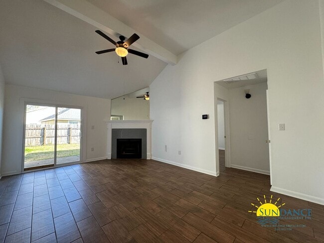 Building Photo - Lovely 3 Bedroom Home in Fort Walton Beach