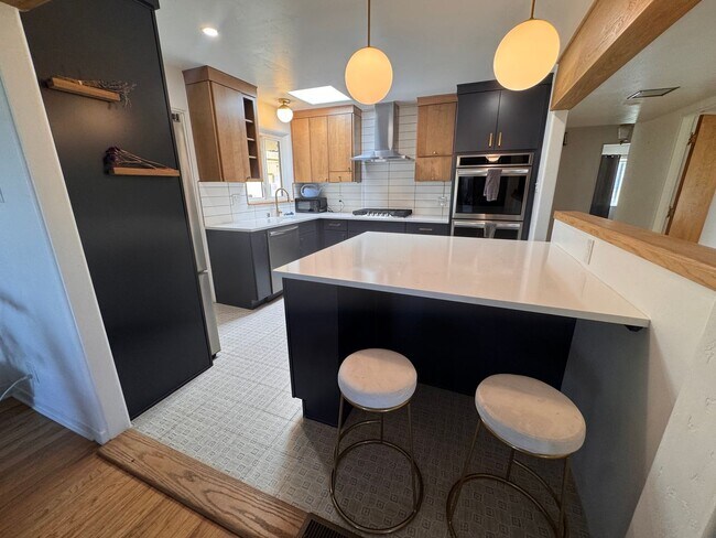 Foto del edificio - Beautiful home near UNM/CNM. 3 Bedroom 2 bath