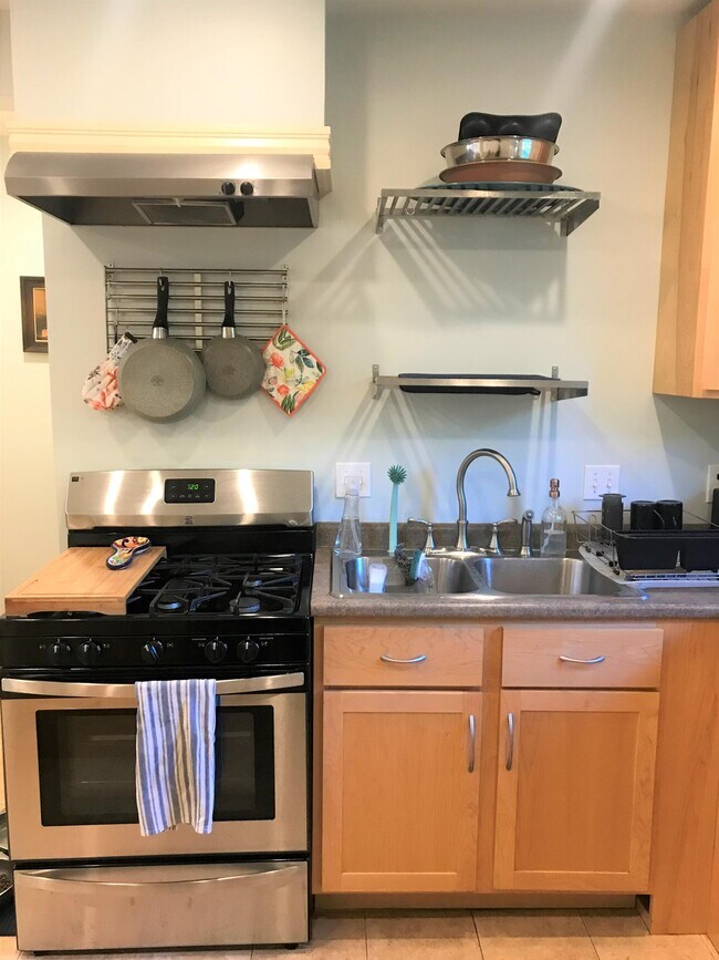 Foto del edificio - 1105 Pierce St NE