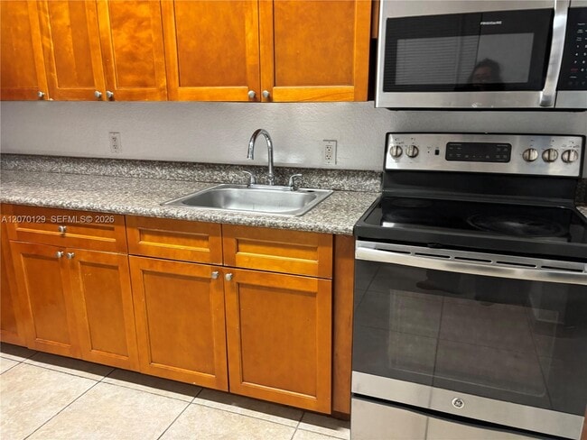 Foto del edificio - 2059 SW 7th St
