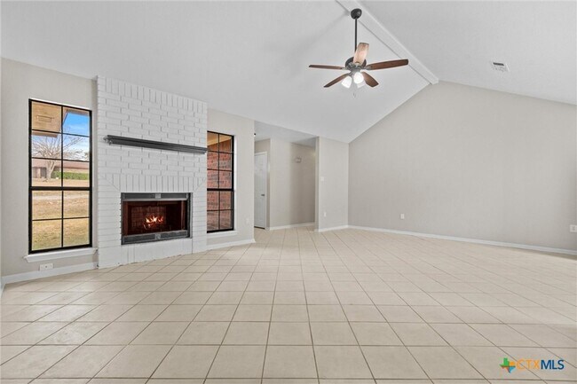 Building Photo - 180 County Rd 4933