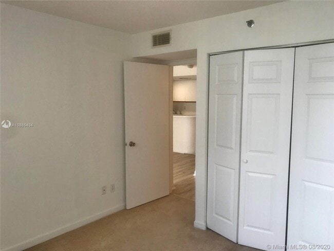 Building Photo - 770 Claughton Island Dr