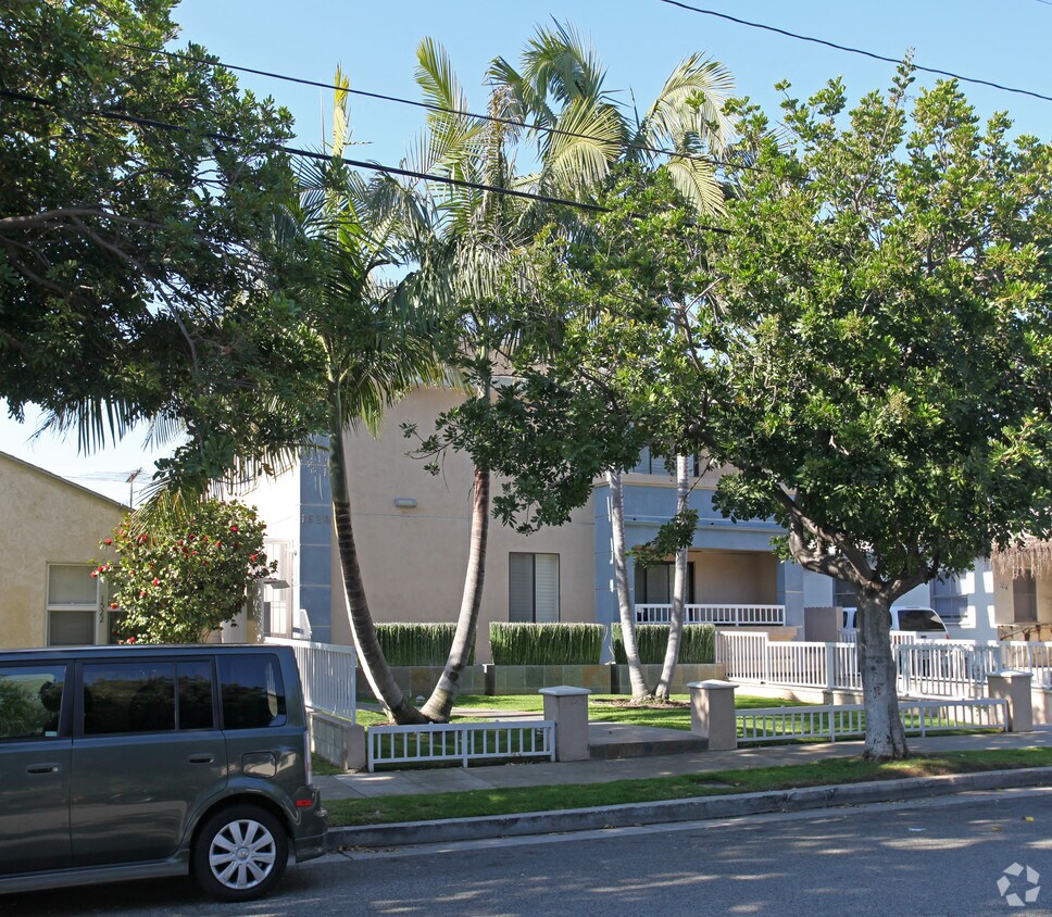 Building Photo - 1520 Princeton St