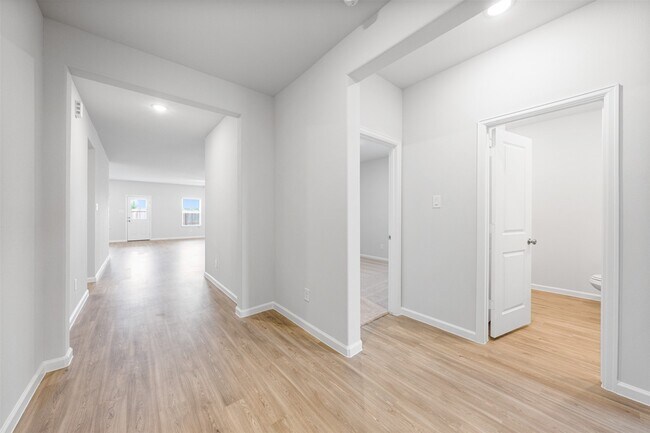 Foto del edificio - 16743 Needlepoint Dr