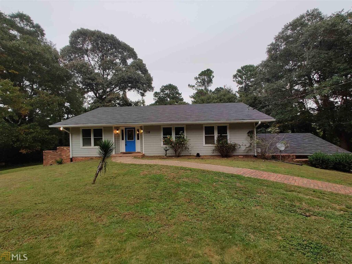 Primary Photo - 110 Summit Dr