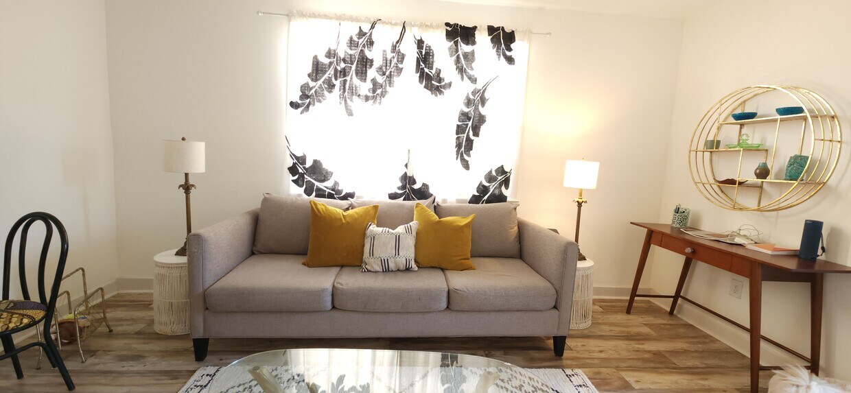 Living Room - 1846 N Rocheblave St