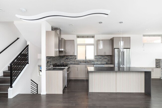 Foto del edificio - Bright 3 BR 2.5 BA Ballard Townhome