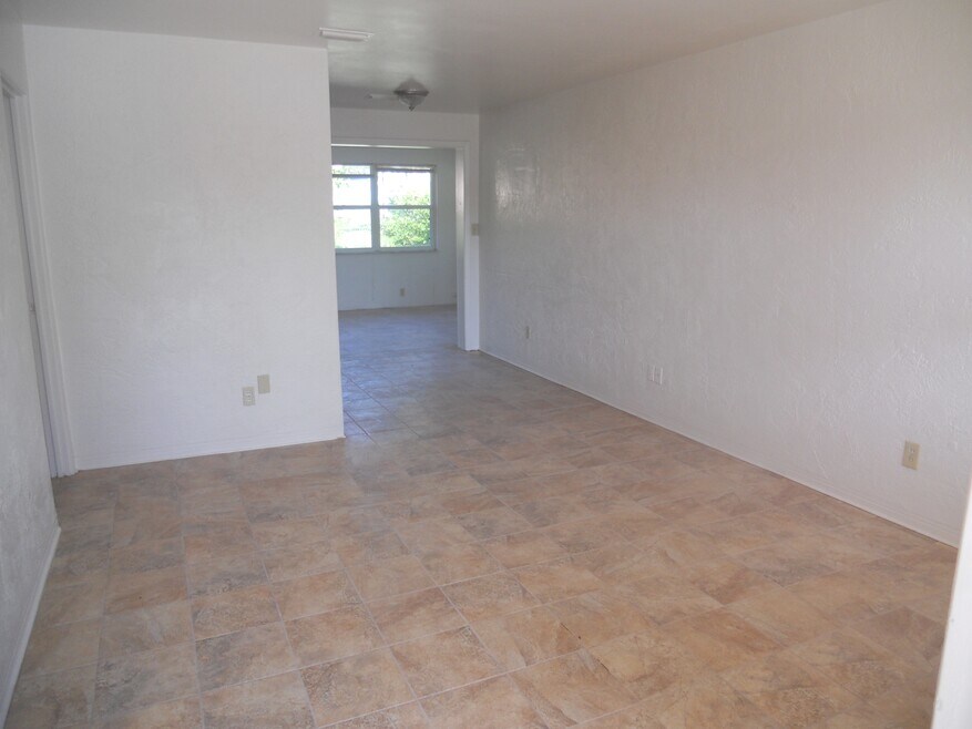 922 Lewis Dr