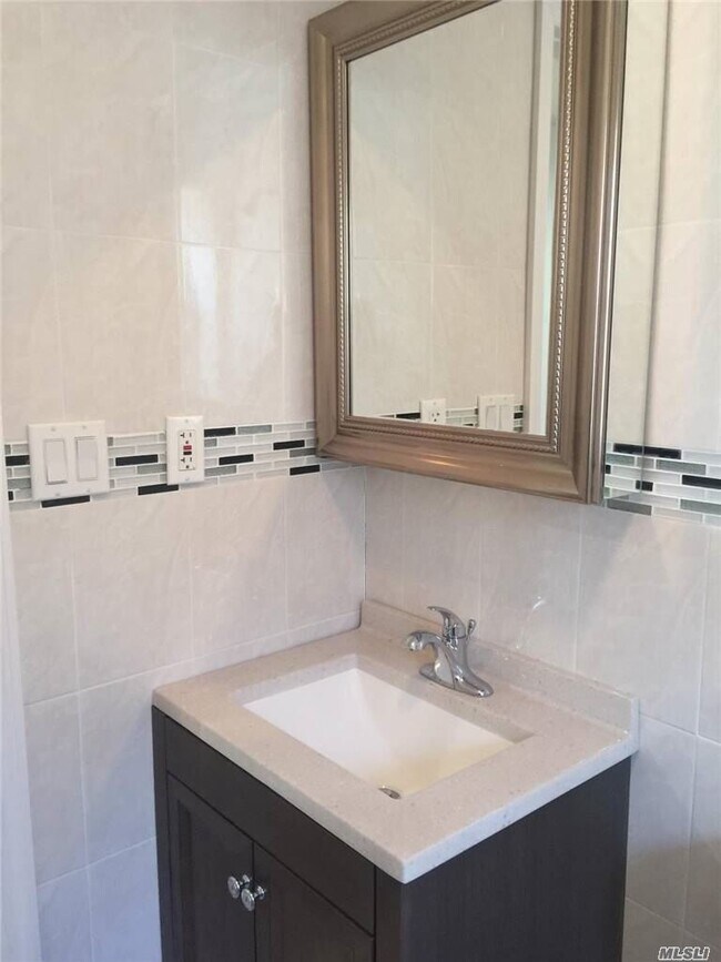 Foto del edificio - 65-21 78th Ave