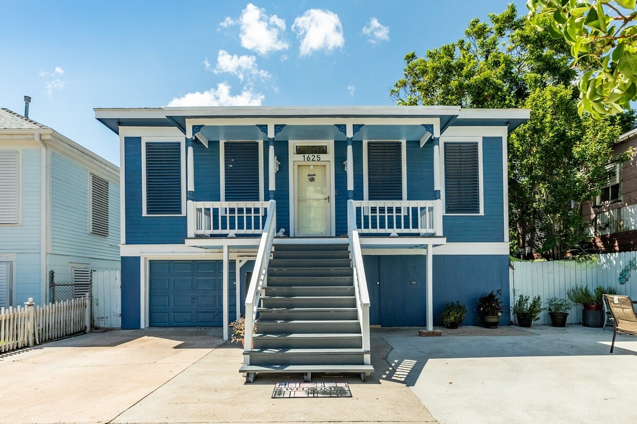 Primary Photo - 1625 Ave M 1/2