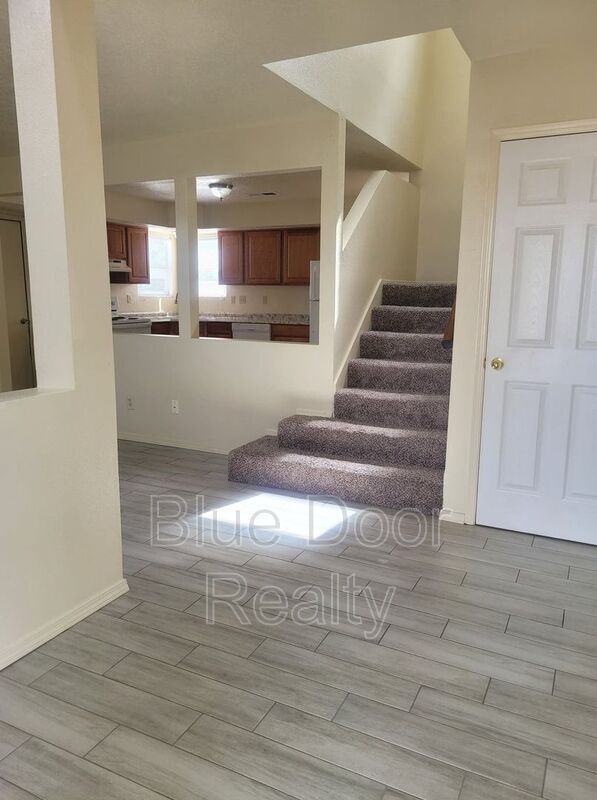 Building Photo - 1604 Twinberry Dr NE