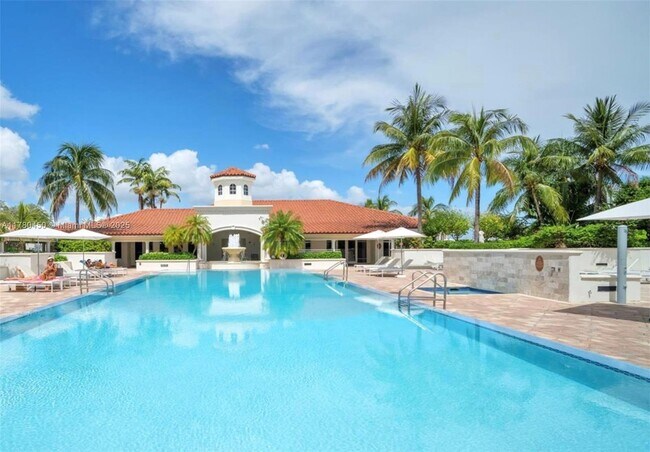 Foto del edificio - 20000 E Country Club Dr