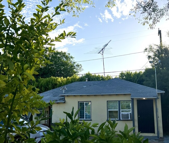 Building Photo - 17542 Ventura Blvd