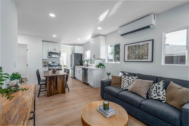 Building Photo - 3921 Delta St