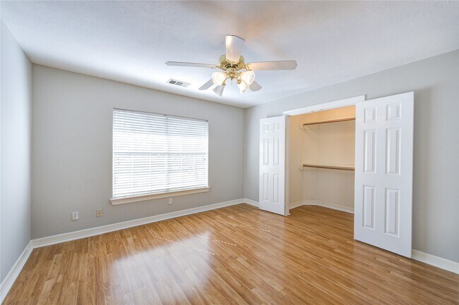 Foto del edificio - 14007 Briar Heath Dr
