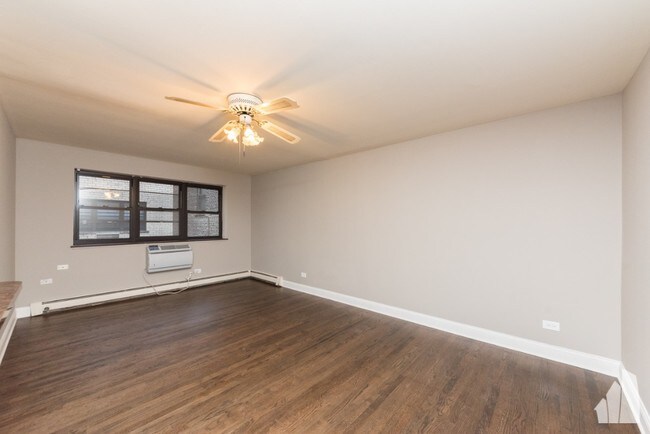 Building Photo - 450 W Aldine Ave