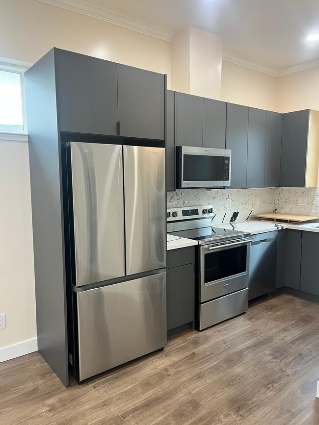 kitchen - 994 Helen Ave