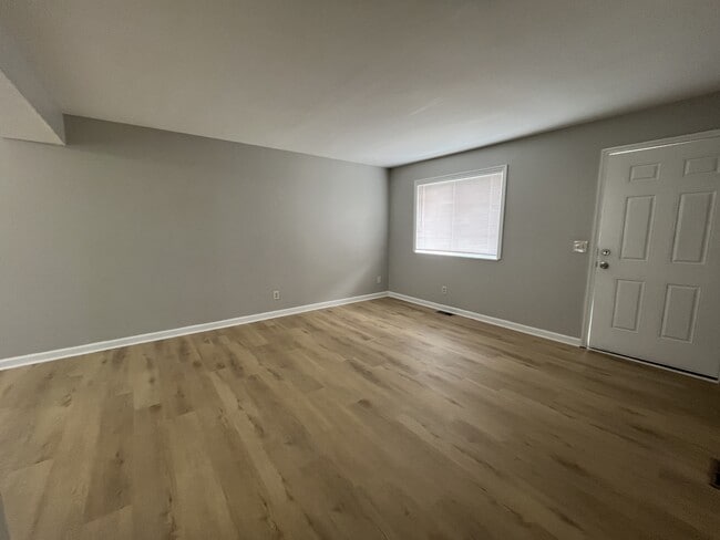 Building Photo - 1559 Meredith Dr