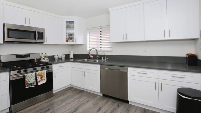 Kitchen - 14201 Foothill Blvd