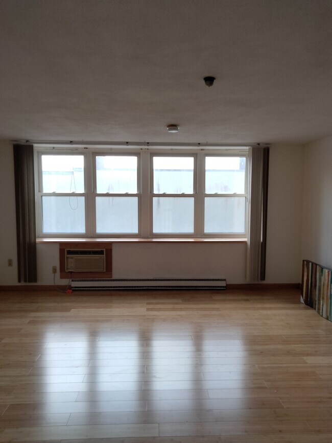 Photo - 340 Main St Apartment