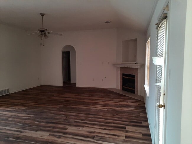Building Photo - 4456 Alixs Dr