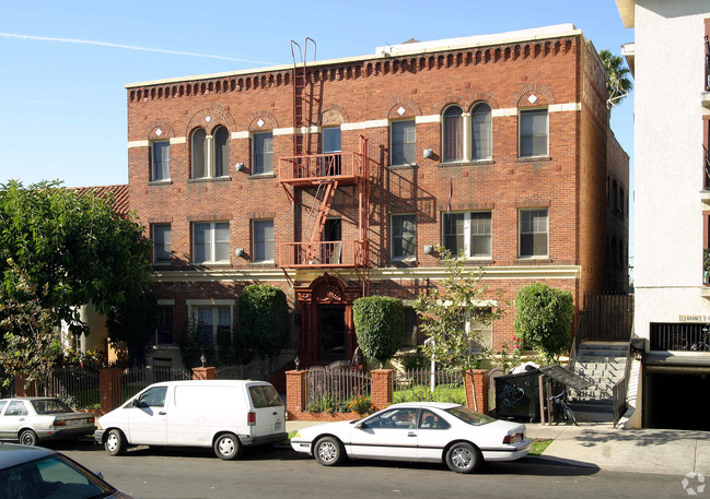 Building Photo - Kenmore Apartments