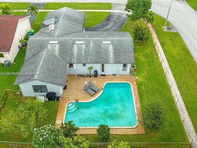Foto del edificio - 10900 NW 28th St