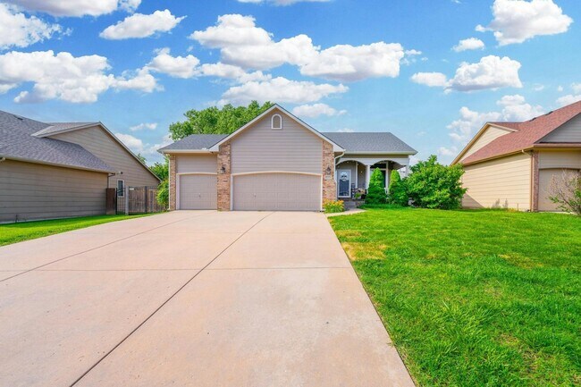 Building Photo - 2213 East Timber Lane Street