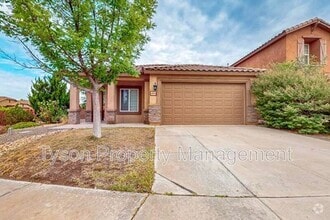 Building Photo - 400 Loma Linda Loop NE