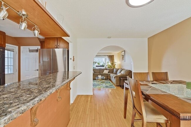 Foto del edificio - 3508 Givernaud Terrace