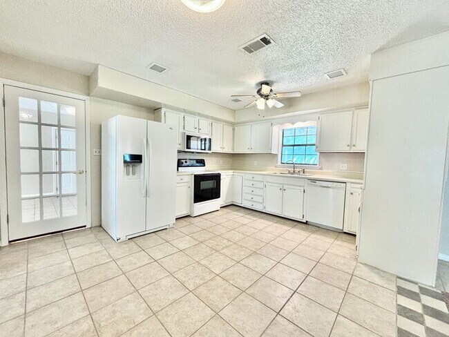 Foto del edificio - 3470 Nicholson Estates Rd