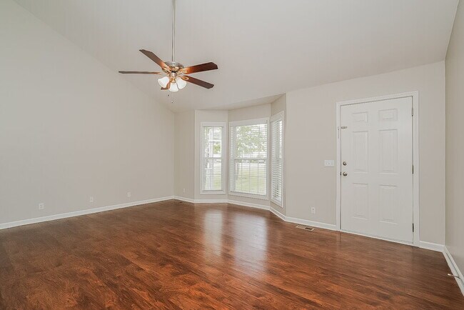 Building Photo - 151 Braxton Ln E