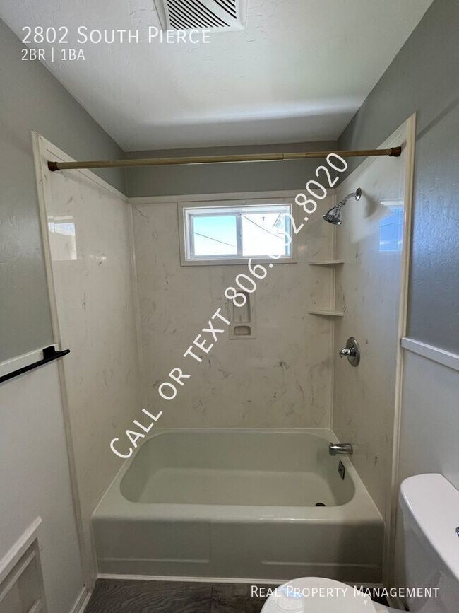 Building Photo - 2 bed 1 bath home with brand new central a...