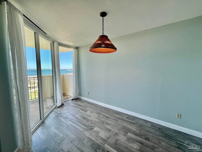 Building Photo - 900 Fort Pickens Rd