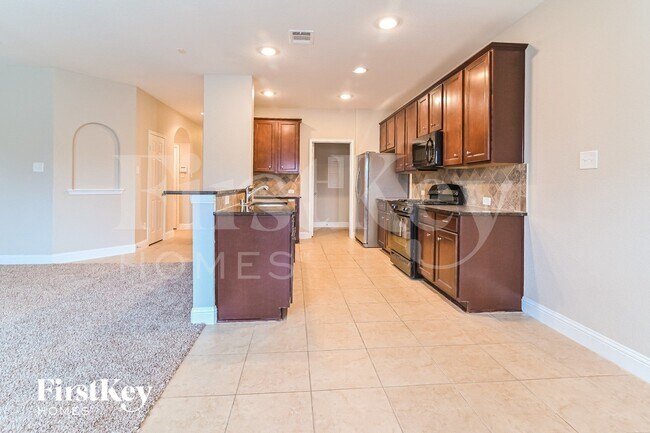 Foto del edificio - 26108 Knights Tower Ct