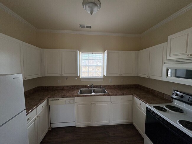 Foto del edificio - 1bed, 1bath unit available!