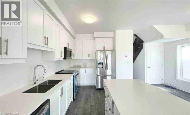 Building Photo - 26 Bellhouse Ave