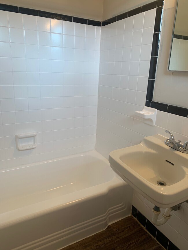 Foto del edificio - White Avenue Apartments
