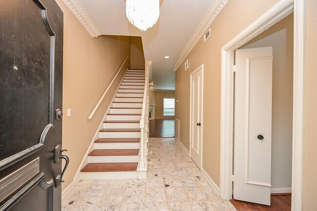 Foto del edificio - 573 N Post Oak Ln