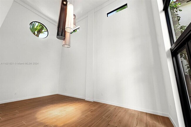 Foto del edificio - 3010 Blaine St