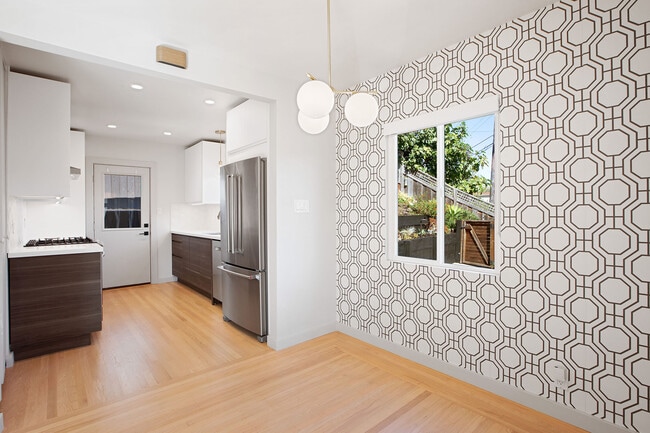 Building Photo - 609 Valle Vista Ave