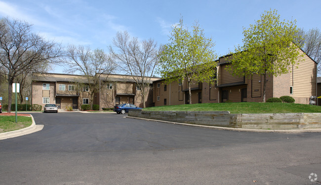 Building Photo - Elmwood Park Apartments