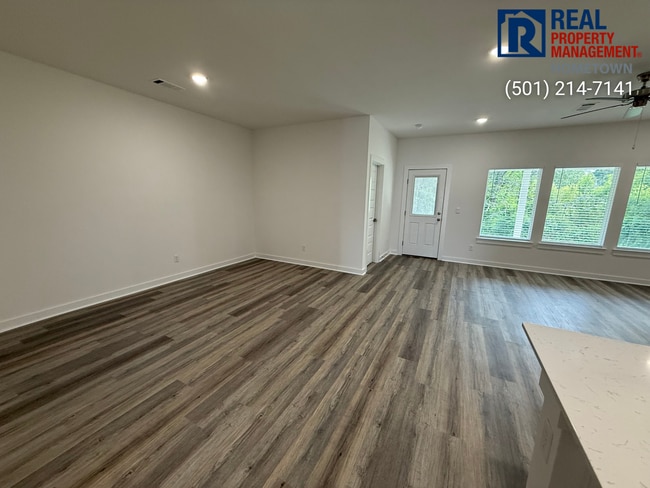 Building Photo - 4340 Sloan Dr